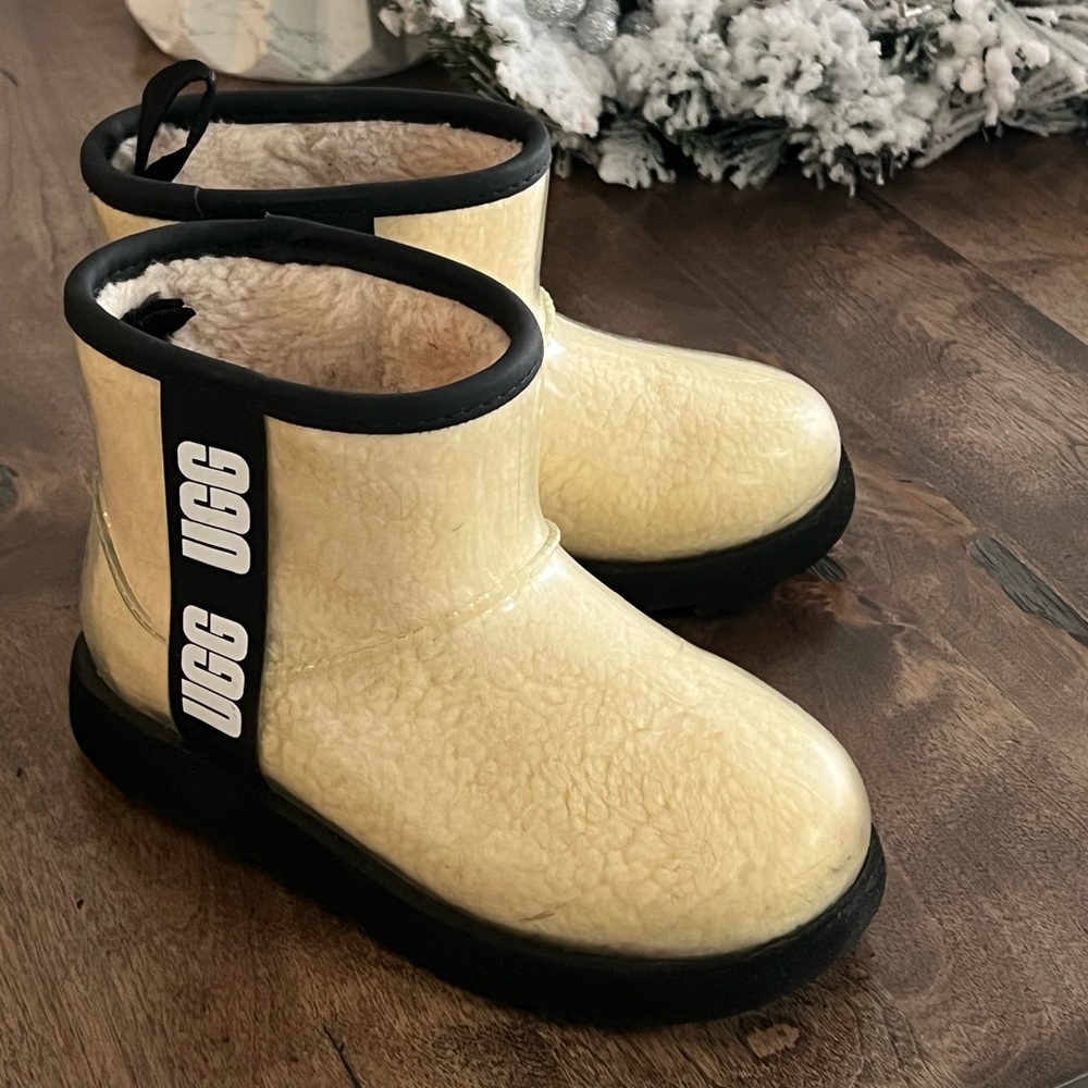 UGG Classic Mini Clear And Ivory Kids Size 13